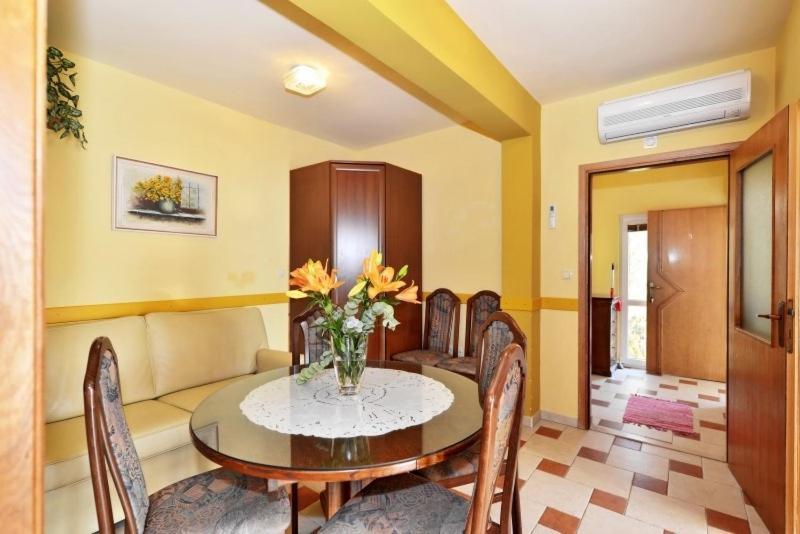 הוילה לוקבה House Rogoznica מראה חיצוני תמונה